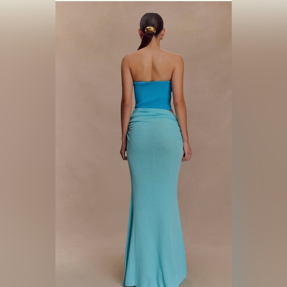 Strapless Blue maxi dress with cutout - Picture 3 of 5